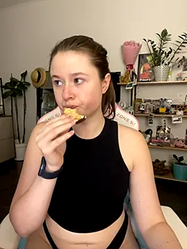 sweetest pie online show from 11/13/25, 11:52