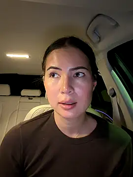 clairewntr online show from 11/18/25, 09:18