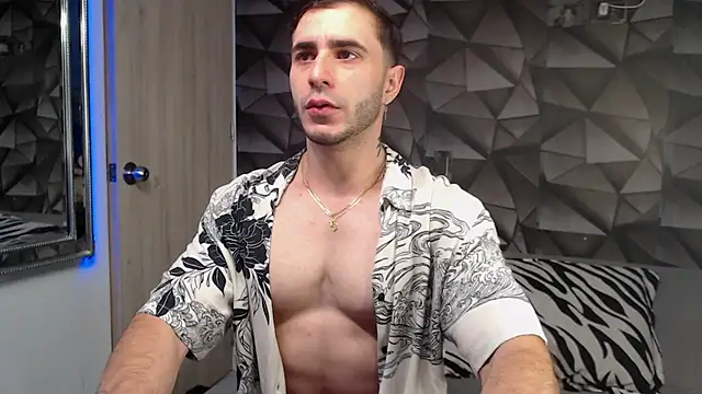 Snapshot of Latino_stud4u chatting on 09/18/25, 11:08 Latino stud4u online show from 09/18/25, 11:08
