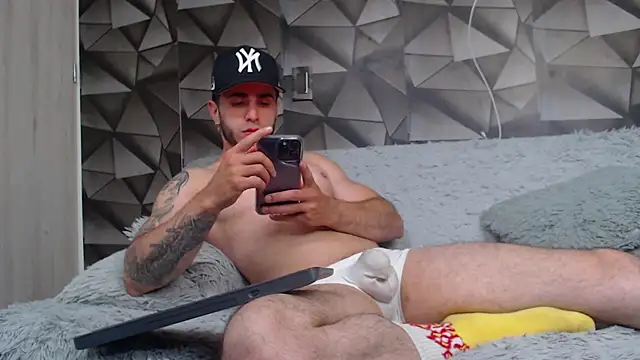 Snapshot of Latino_stud4u chatting on 01/10/26, 06:09 Latino stud4u online show from 01/10/26, 06:09