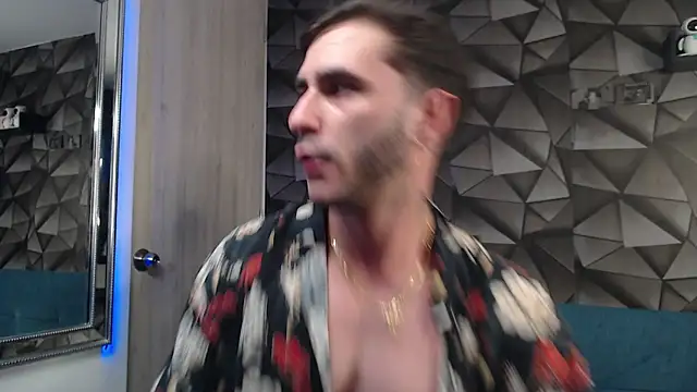 Latino stud4u online show from 11/03/25, 01:44