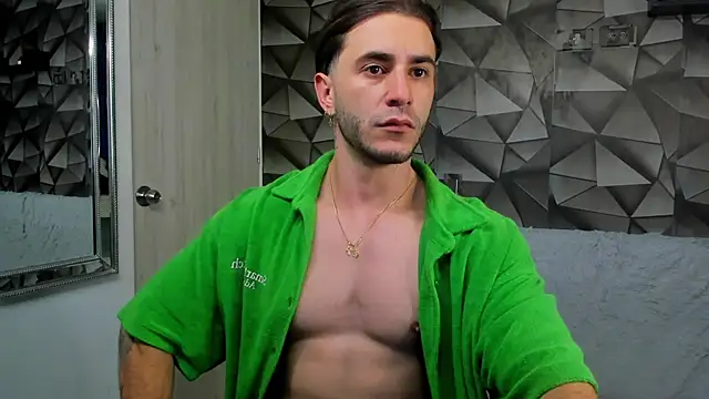 Snapshot of Latino_stud4u chatting on 01/18/26, 12:14 Latino stud4u online show from 01/18/26, 12:14