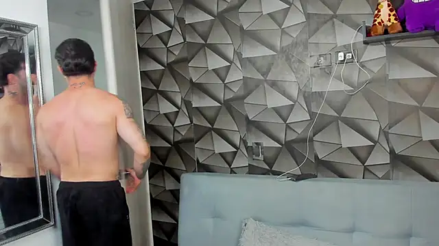 Snapshot of Latino_stud4u chatting on 02/11/26, 04:34 Latino stud4u online show from 02/11/26, 04:34