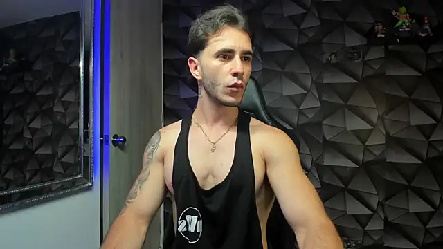 Snapshot of Latino_stud4u chatting on 03/14/25, 12:32 Latino stud4u online show from 03/14/25, 12:32