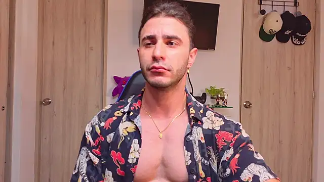 Snapshot of Latino_stud4u chatting on 07/13/26, 07:46 Latino stud4u online show from 07/13/26, 07:46