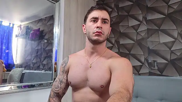Snapshot of Latino_stud4u chatting on 05/31/26, 05:19 Latino stud4u online show from 05/31/26, 05:19