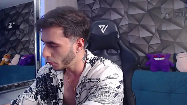 Latino stud4u online show from 10/29/25, 01:48