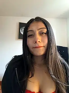 Snapshot of _Danna chatting on 01/14/25, 07:11  Danna online show from 01/14/25, 07:11