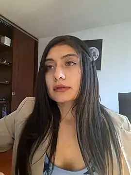 Snapshot of _Danna chatting on 12/22/24, 10:04  Danna online show from 12/22/24, 10:04