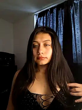 Snapshot of _Danna chatting on 12/02/24, 03:31  Danna online show from 12/02/24, 03:31