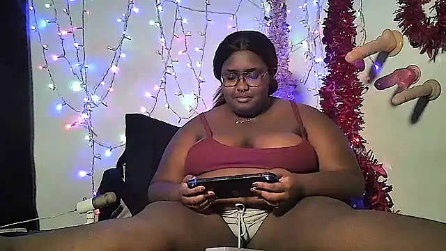 Snapshot of princess_peach_18 chatting on 02/23/25, 02:29 princess peach 18 online show from 02/23/25, 02:29