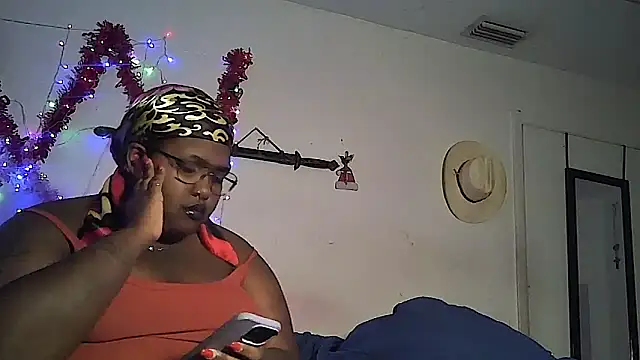 Snapshot of princess_peach_18 chatting on 02/13/25, 03:39 princess peach 18 online show from 02/13/25, 03:39