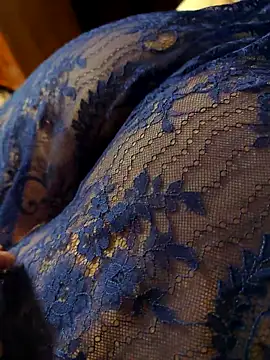 LovlyAnnie online show from 12/17/25, 05:34