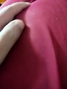 LovlyAnnie online show from 11/17/25, 10:08