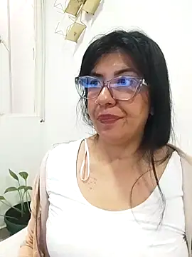 aisha latina online show from 01/16/26, 02:54