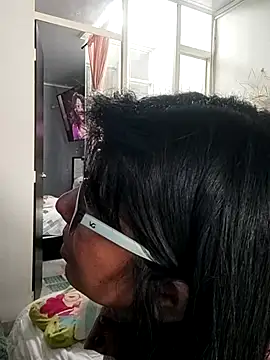 Snapshot of aisha_latina chatting on 02/13/26, 02:39 aisha latina online show from 02/13/26, 02:39