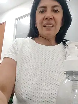 aisha latina online show from 03/06/25, 05:33