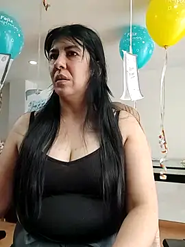 Snapshot of aisha_latina chatting on 06/03/26, 02:18 aisha latina online show from 06/03/26, 02:18