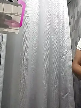 aisha latina online show from 12/15/25, 02:01