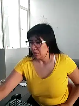 Snapshot of aisha_latina chatting on 02/12/26, 01:55 aisha latina online show from 02/12/26, 01:55