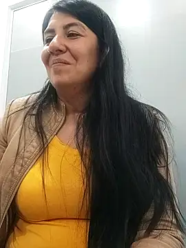 aisha latina online show from 03/03/25, 06:35