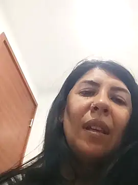 aisha latina online show from 03/04/25, 08:16