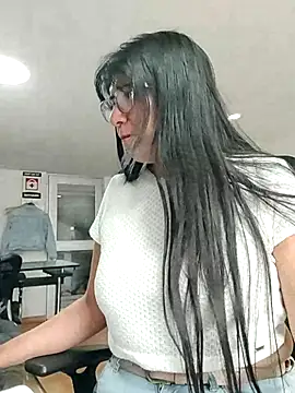 aisha latina online show from 03/24/26, 03:34