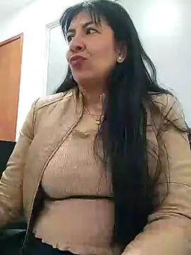 aisha latina online show from 09/10/25, 03:00