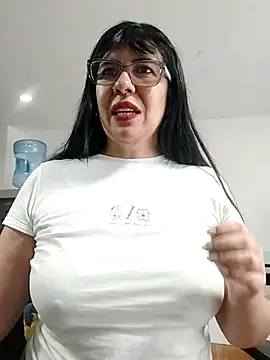 Snapshot of aisha_latina chatting on 07/06/26, 03:25 aisha latina online show from 07/06/26, 03:25
