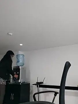 aisha latina online show from 10/29/25, 03:44