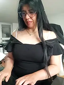 aisha latina online show from 04/09/26, 02:34