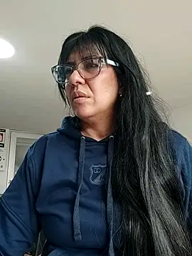 aisha latina online show from 12/04/25, 02:27