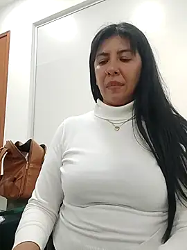 aisha latina online show from 09/23/25, 05:09