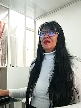 Snapshot of aisha_latina chatting on 02/25/26, 02:39 aisha latina online show from 02/25/26, 02:39