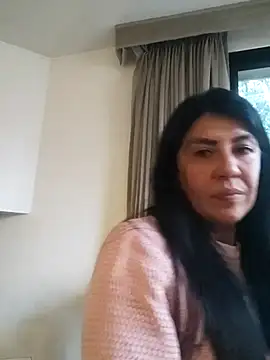 aisha latina online show from 03/11/25, 09:37