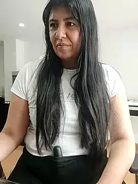aisha latina online show from 05/21/26, 03:09