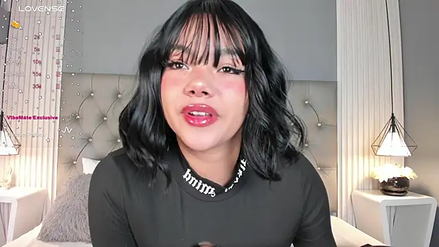 Snapshot of ValerieDiaz_ chatting on 09/27/25, 12:22 ValerieDiaz online show from 09/27/25, 12:22