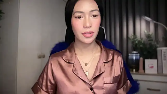 Jasmine Elcock online show from 05/17/26, 10:54