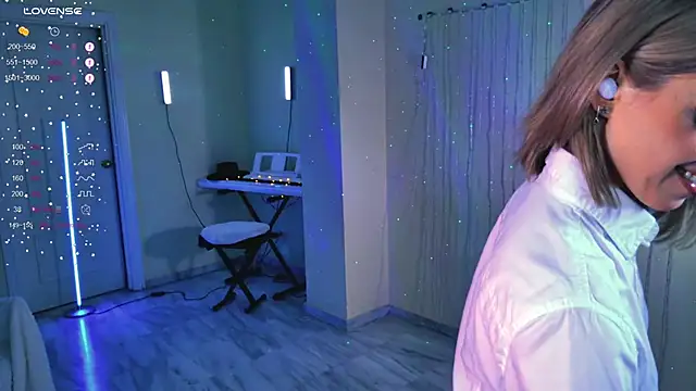 Arielle  03 online show from 03/12/26, 01:44