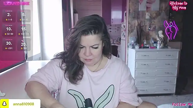 femme fatale1 online show from 12/21/25, 09:33