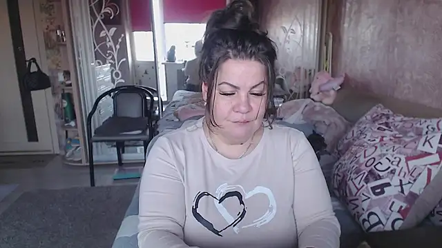 femme fatale1 online show from 11/21/25, 12:48