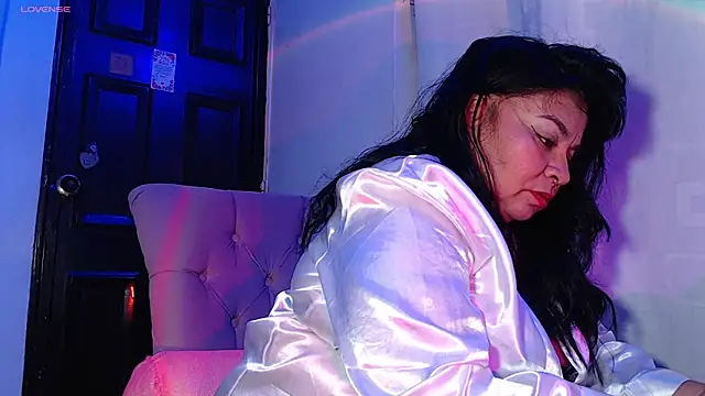 karlablue  online show from 10/01/25, 12:49