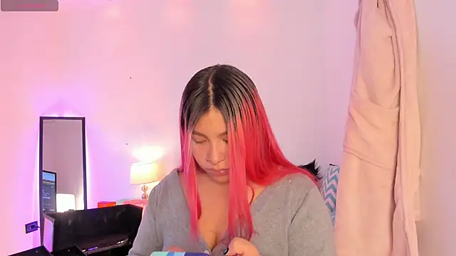 SophieRossi online show from 11/08/25, 03:32