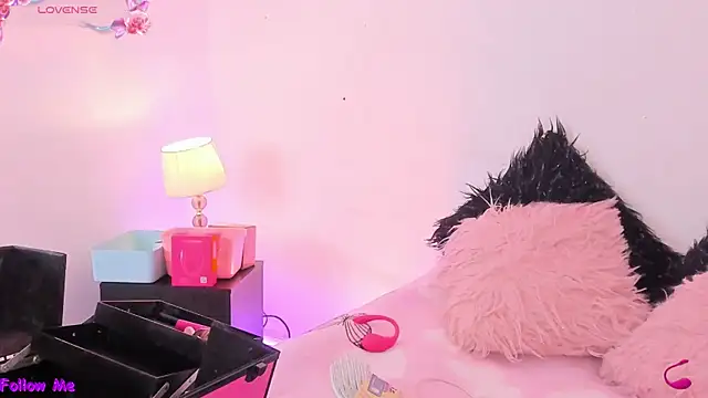 SophieRossi online show from 11/20/25, 04:24