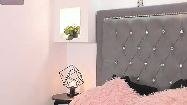 SophieRossi online show from 12/03/25, 10:09