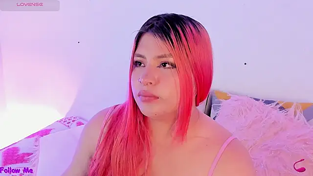 Snapshot of SophieRossi chatting on 09/13/25, 03:34 SophieRossi online show from 09/13/25, 03:34