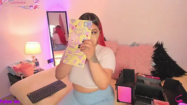 SophieRossi online show from 11/07/25, 04:17