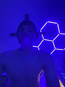 Cloudd Kingg Iceyyy online show from 03/11/26, 01:38