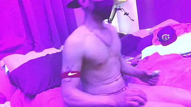 Snapshot of Cloudd_Kingg_Iceyyy chatting on 05/13/26, 12:56 Cloudd Kingg Iceyyy online show from 05/13/26, 12:56