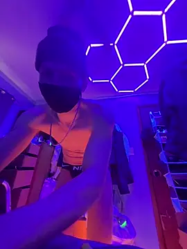 Cloudd Kingg Iceyyy online show from 03/18/26, 05:58